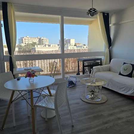 Renove Proche Port Et Plages